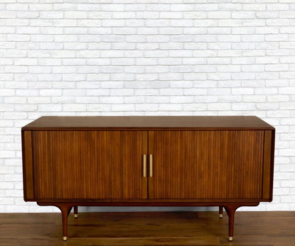 Stand média Hendrick 52