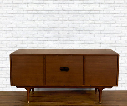 Stand média Hendrick 52